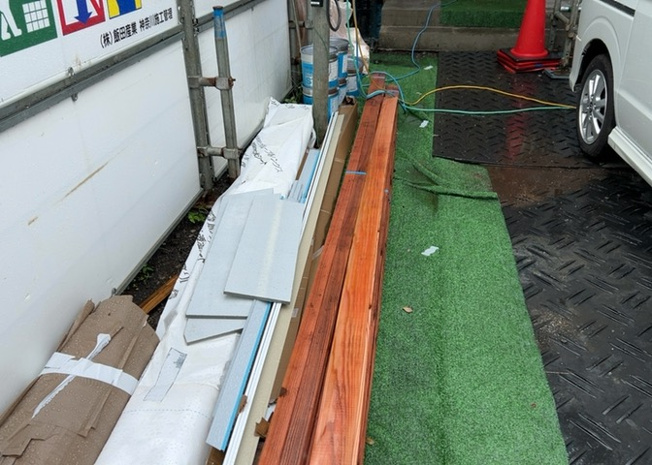 【庭】 | 庭があることでガーデニングや家庭菜園はもちろん、こどもの遊び場やペットを放して遊ぶことができます。また、家の周囲に余裕があるということです。隣地との間があれば、十分な日当たりと、風通しが確保できます。