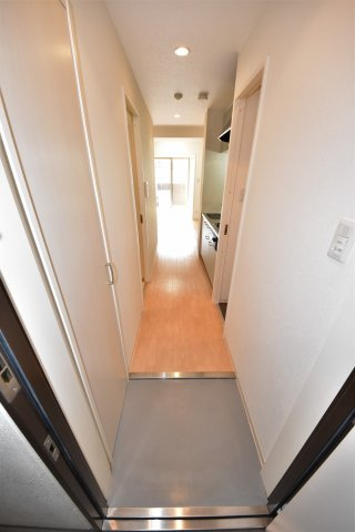 トモ南堀江の玄関