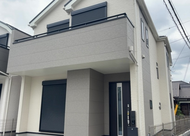 【外観】 | 相模原市南区大野台４丁目に位置する3990万円（税込）の新築戸建4LDKです。前面道路との関係や日当たり具合、周辺施設など現地だからこそ確認できるポイントがたくさんあります。ぜひお気軽にご見学ください