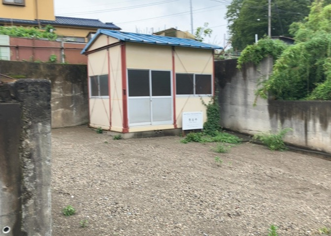 【外観】 | 八王子市犬目町倉庫 | 家を建てる前提で土地を探している場合、地盤の丈夫さは譲れない条件の一つです。地盤が脆弱だと追加工事が必要となります。また、過去に地盤沈下や液状化現象を起こした土地は、できるだけ避けた方がいいでしょう。