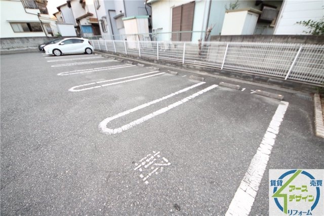アドバンス　昌の駐車場
