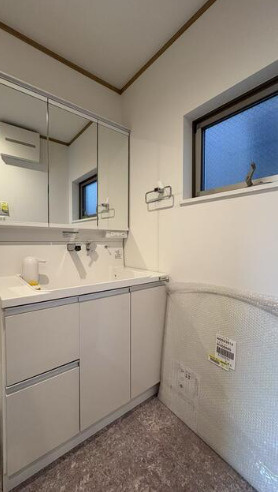 葛飾区細田１丁目の戸建の独立洗面台