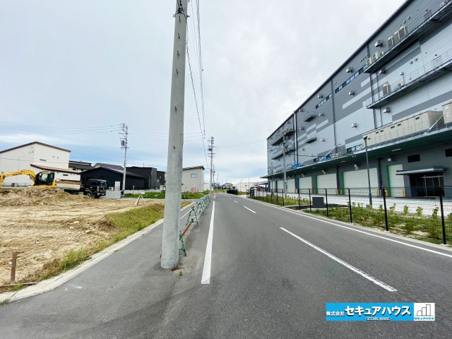 【同施工物件ご案内可能】知多市新知字南新生 全3棟 の前面道路含む現地写真|事前予約にて現地ご見学いただけます！お気軽にお問い合わせください♪
■株式会社　セキュアハウス■
住宅ローンに強く、知識、経験豊富なスタッフ在籍
お客様に寄り添い、ご成約後もサポート致します。
