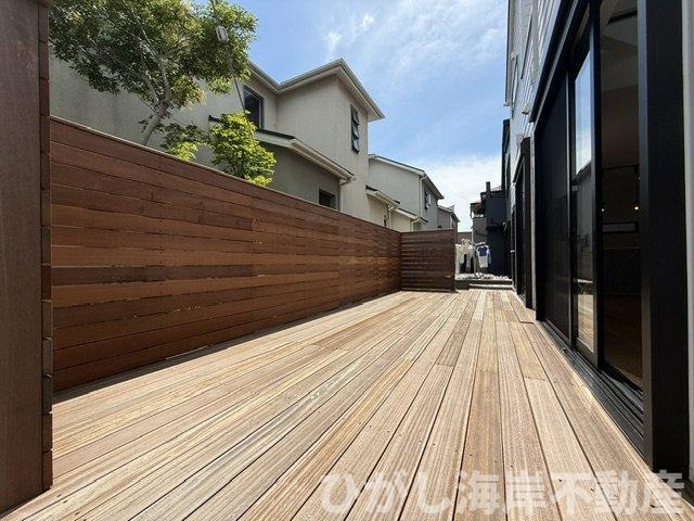 茅ケ崎市みずき２丁目　新築戸建の庭|ウッドデッキ