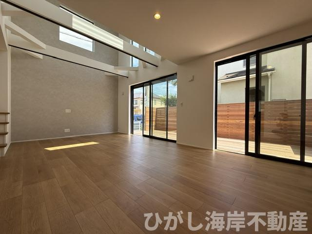 茅ケ崎市みずき２丁目　新築戸建のダイニング|20.8帖　吹抜付LDK