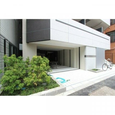 REALIZE新御徒町のエントランス