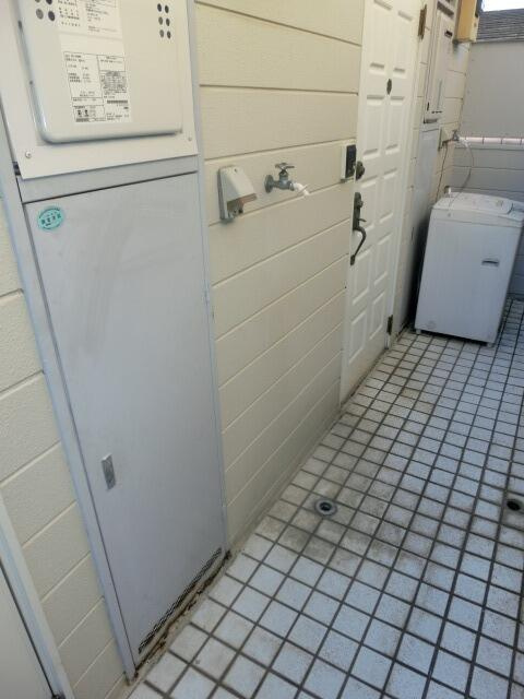 室外洗濯機置き場