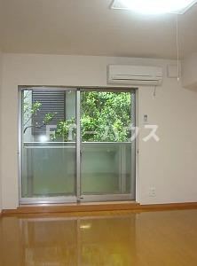 市川市本行徳のアパートの居間・リビング