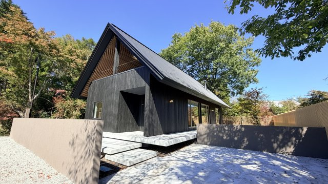 南軽井沢 アカシヤ通り別荘地 寛ぎをもたらす新築戸建ての外観