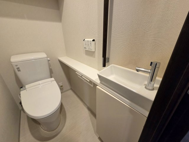 サーパス三島東町レジデンスのトイレ