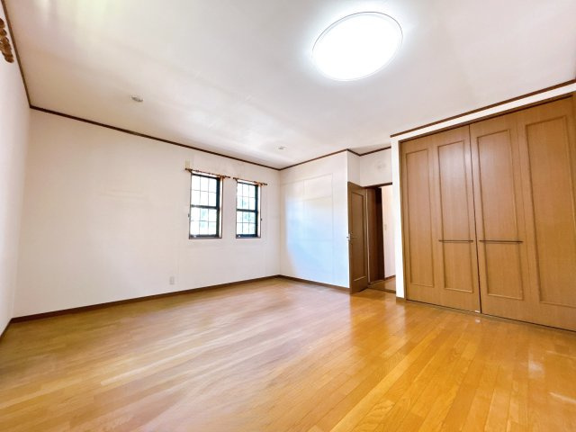 大平町新　中古戸建の洋室