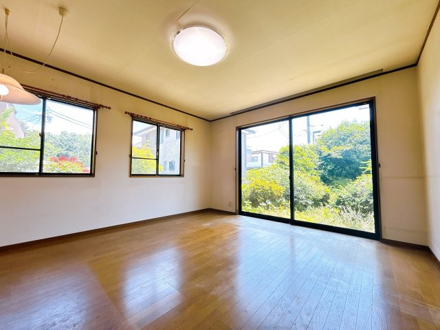 大平町新　中古戸建の居間・リビング