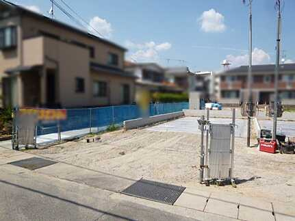 呉市広中新開3丁目の前面道路含む現地写真