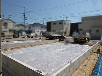 呉市広中新開3丁目の前面道路含む現地写真
