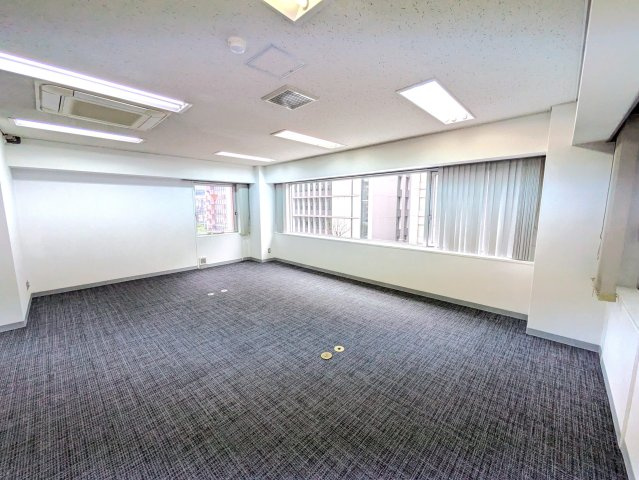 内山ビルの内装