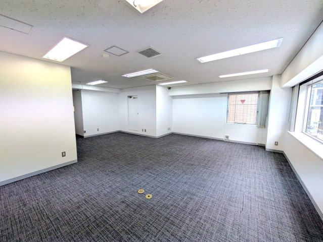 内山ビルの内装