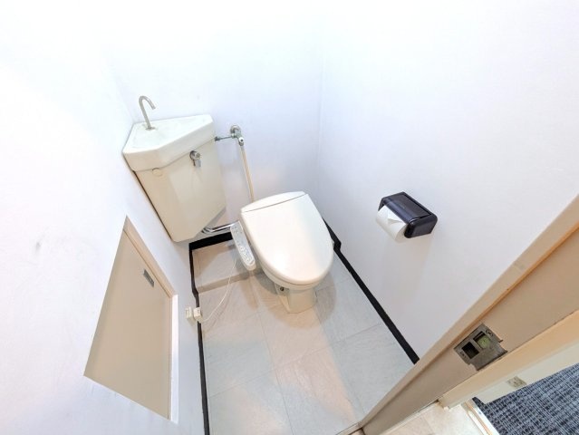 内山ビルのトイレ