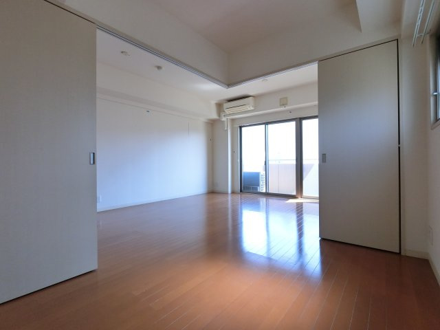 セザン新町の洋室