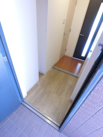セザン新町の玄関