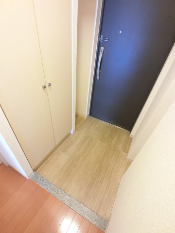 セザン新町の玄関