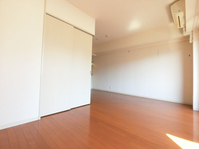 セザン新町の居間・リビング