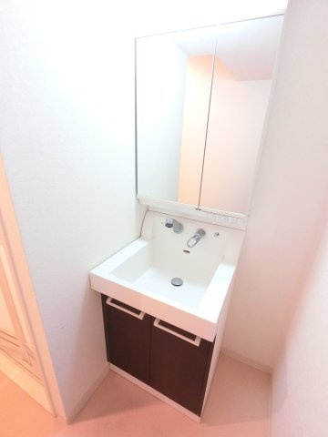 セザン新町の独立洗面台