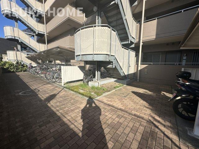 仲町台パークヒルズ　７号棟の駐輪場|駐輪場です。