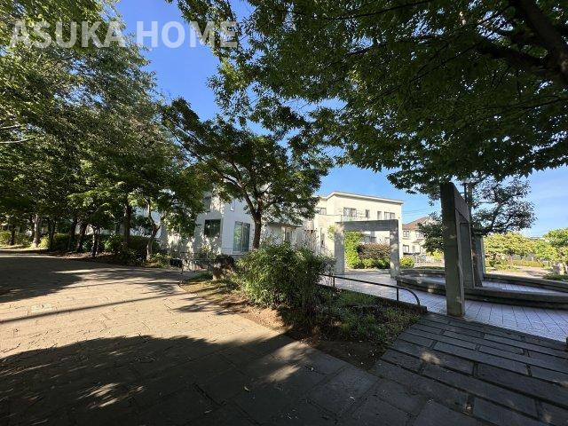 仲町台パークヒルズ　７号棟のその他|マンション回りせせらぎ公園と融合して緑豊、駅まで緑道せきれいのみちを歩いて車道通らずアクセス可能です