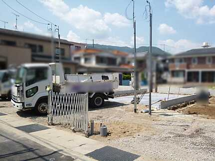 呉市広中新開3丁目の前面道路含む現地写真