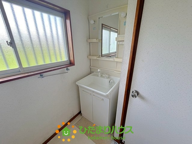 久喜市菖蒲町新堀　中古一戸建ての独立洗面台