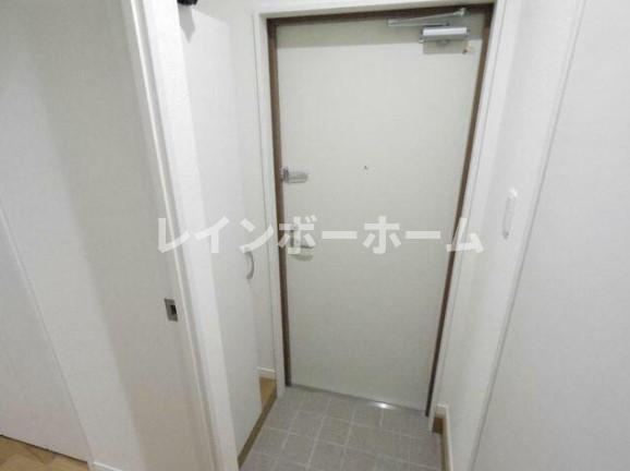 【仲介手数料：半額】対象物件！の玄関|収納もある玄関です