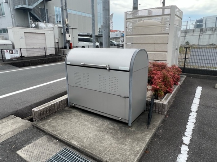 メゾン　エミグラント　A棟