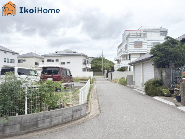 明石市藤江　土地の前面道路含む現地写真|●年中無休：当日予約可●前面道路は幅員約4.2ｍ、交通量少なく安心の住環境です。