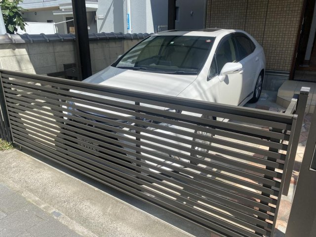 竹園町貸家の駐車場