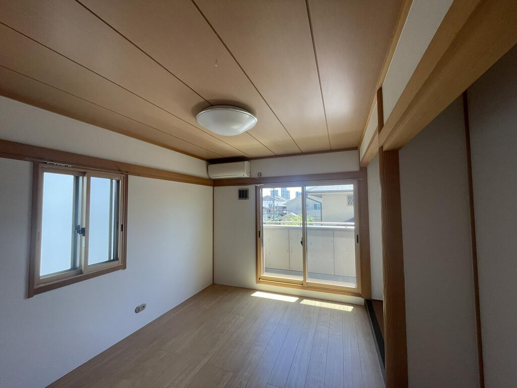竹園町貸家の居間・リビング