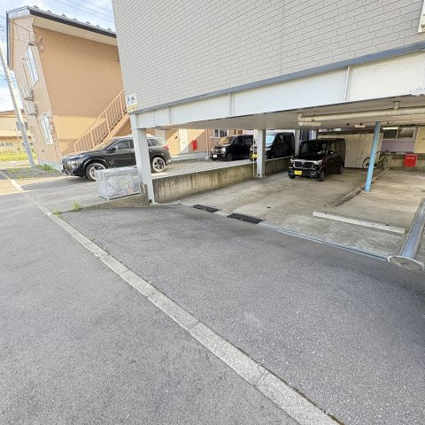 LONG　ISLAND　Ⅰの駐車場