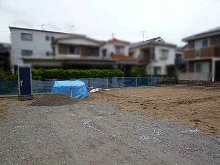 呉市広中新開3丁目の前面道路含む現地写真