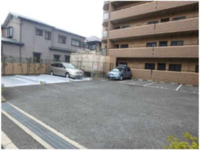 【駐車場】 | メゾン高松Ⅰ | 駐車場に車を止められます