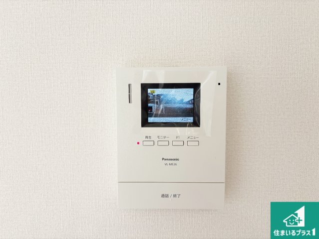 ■高槻市大和　第1期　新築一戸建ての防犯設備|カラーモニターインターホン！声だけでなく来訪者の姿や顔がモニターで確認できるので、小さなお子様がいらっしゃるご家庭でも安心できます！