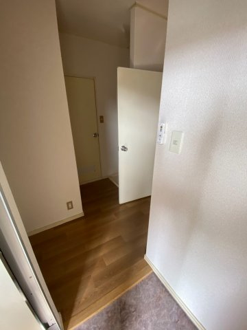 ユーカリフラットの玄関