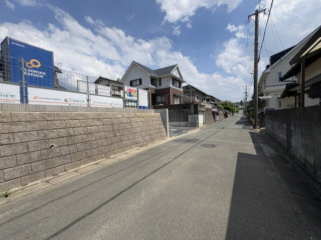 【その他】 | 福岡市東区香椎台2丁目　1号棟（全1棟）【仲介手数料無料・0円】 | 現地写真。前面道路です。