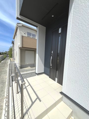 【玄関】 | 福岡市東区香椎台2丁目　1号棟（全1棟）【仲介手数料無料・0円】 | 施工例。施工例は完成時と異なる場合があります。。