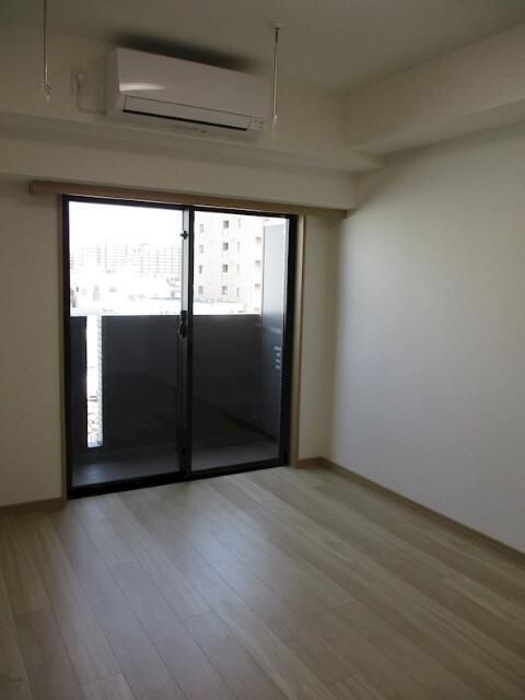 ルーブル大島弐番館の居間・リビング