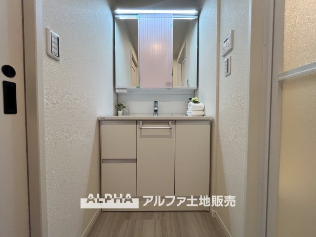 ダイアパレス西立川のランドリースペース|【Laundry space】
◆ランドリースペース◆広々した空間で雨の日でも十分に洗濯物を乾かすことが出来ます。バスルームには浴室換気乾燥機も付いているので重宝しますね。