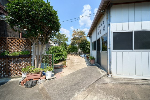 東野4丁目の中古のおうち　松山市東野4丁目の庭|お庭が付いています