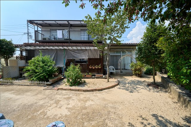 東野4丁目の中古のおうち　松山市東野4丁目の庭|お庭も活用できます