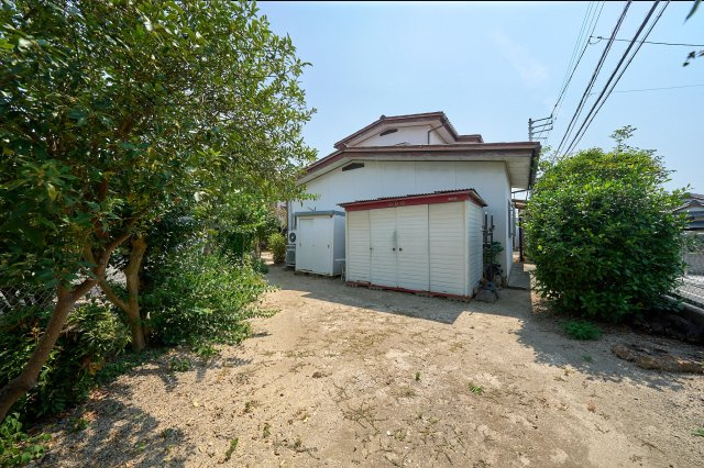 東野4丁目の中古のおうち　松山市東野4丁目の庭|たまにはお庭で休日を過ごしてみるのもよいかもしれません