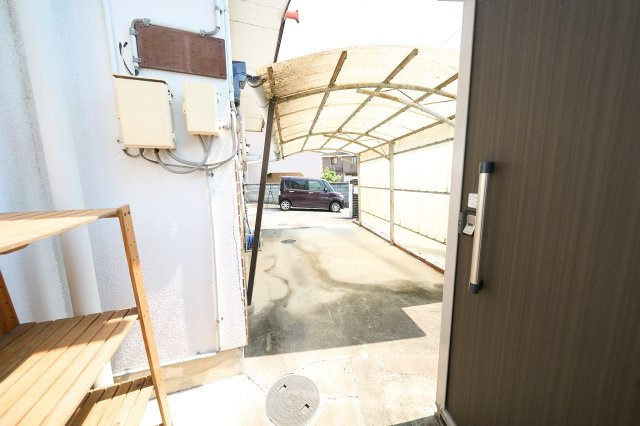 東野4丁目の中古のおうち　松山市東野4丁目の駐車場|カースペースがあります