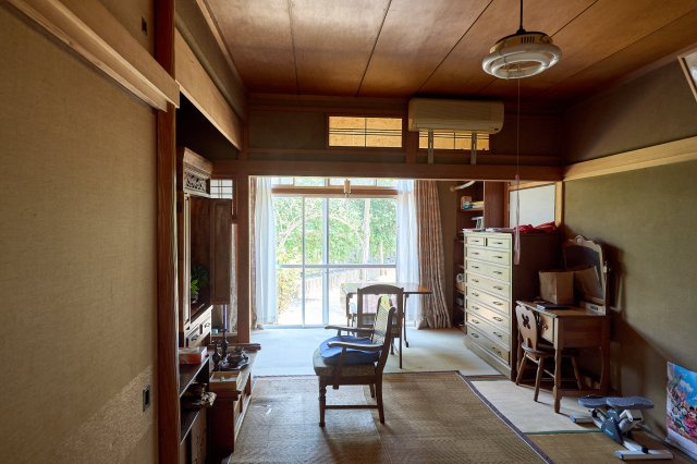 東野4丁目の中古のおうち　松山市東野4丁目の洋室|スタンダードな洋室です