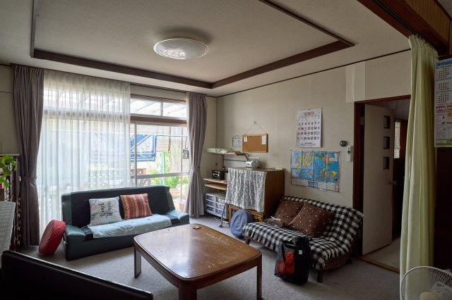 東野4丁目の中古のおうち　松山市東野4丁目の居間・リビング|リビングです